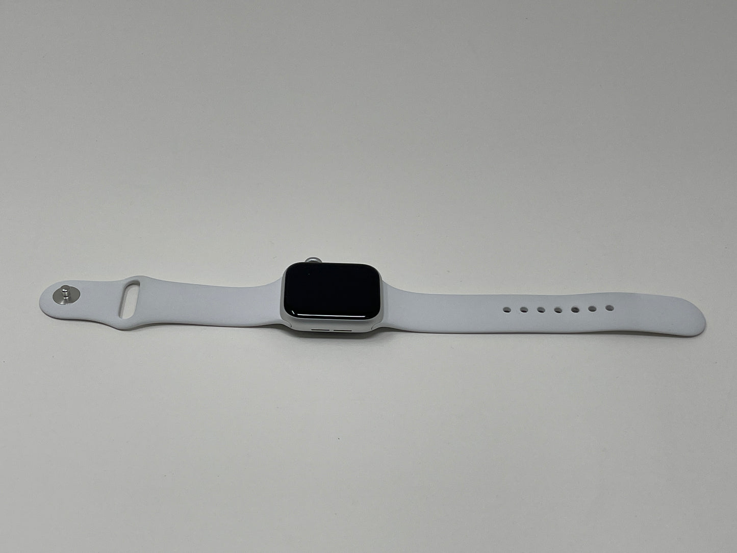 Apple Watch SE 2nd Gen 40mm Silver Aluminum Case with White Sport Band A2726 GPS Cellular