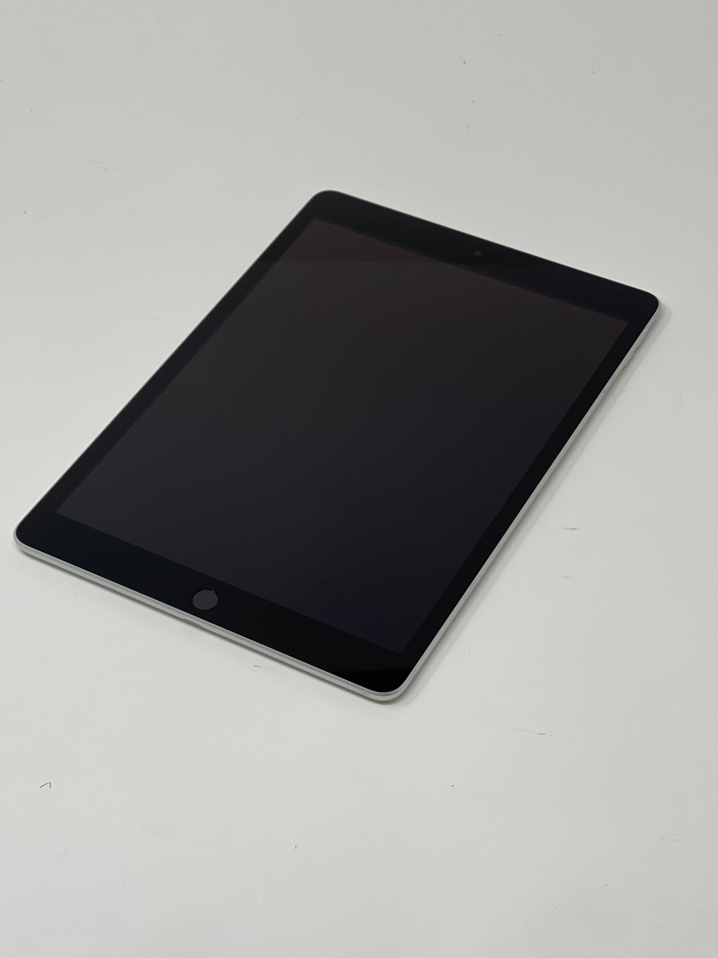 Apple iPad 9th Generation 256GB Silver WiFi A2602 MK2P3LL/A