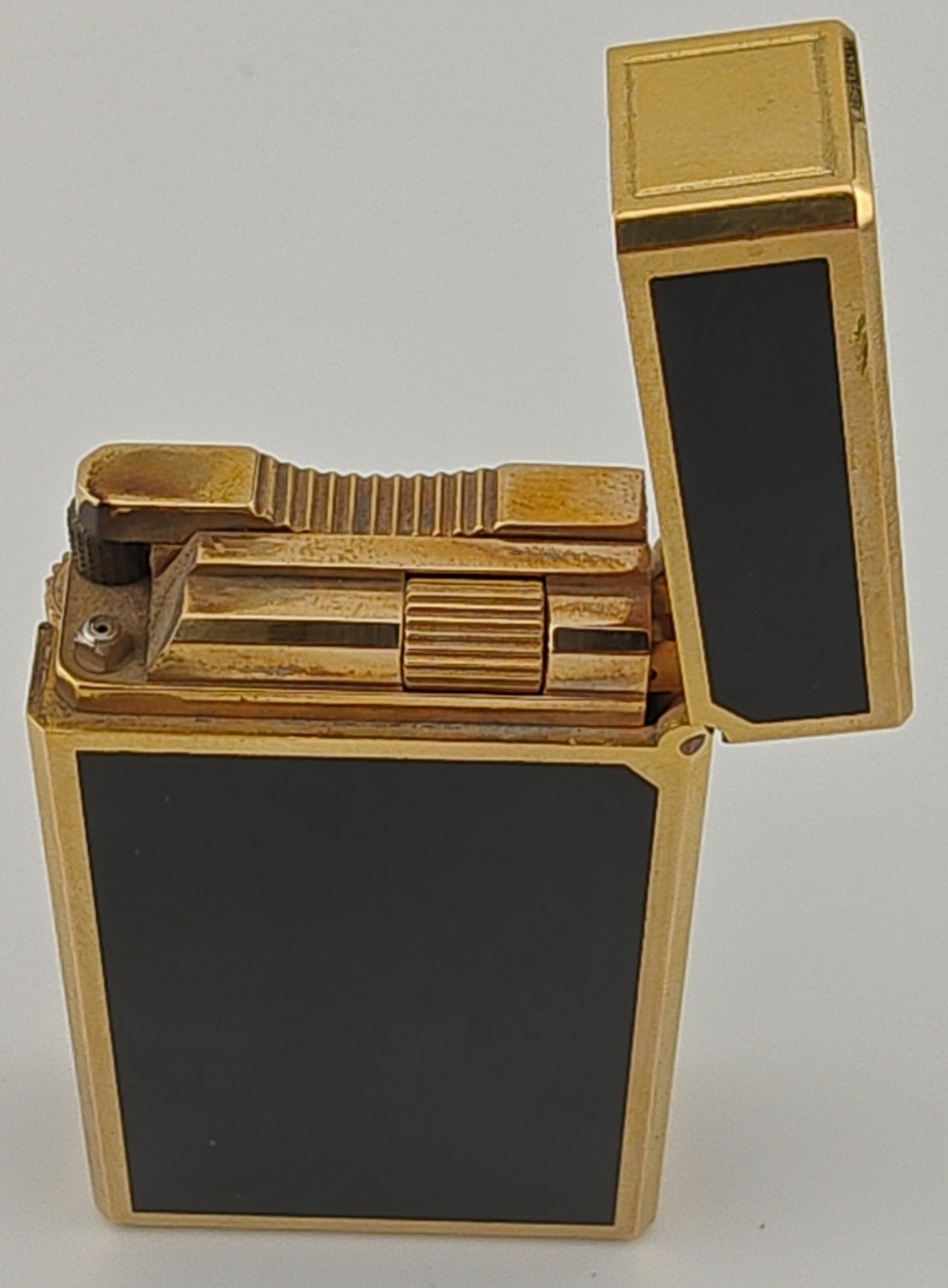 S.T. Dupont Ligne 2 Lacquered Lighter Black & Gold Cigar Lighter