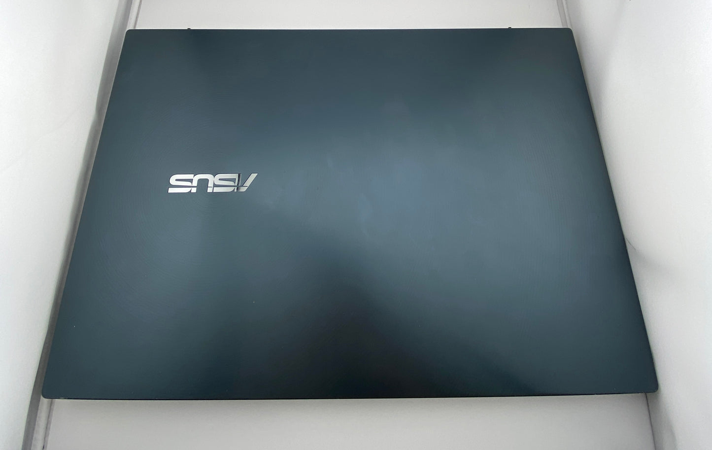 ASUS Zenbook Pro Duo 15 OLED UX582LR Intel i7-10870H 16GB RAM RTX 3070 AS-IS